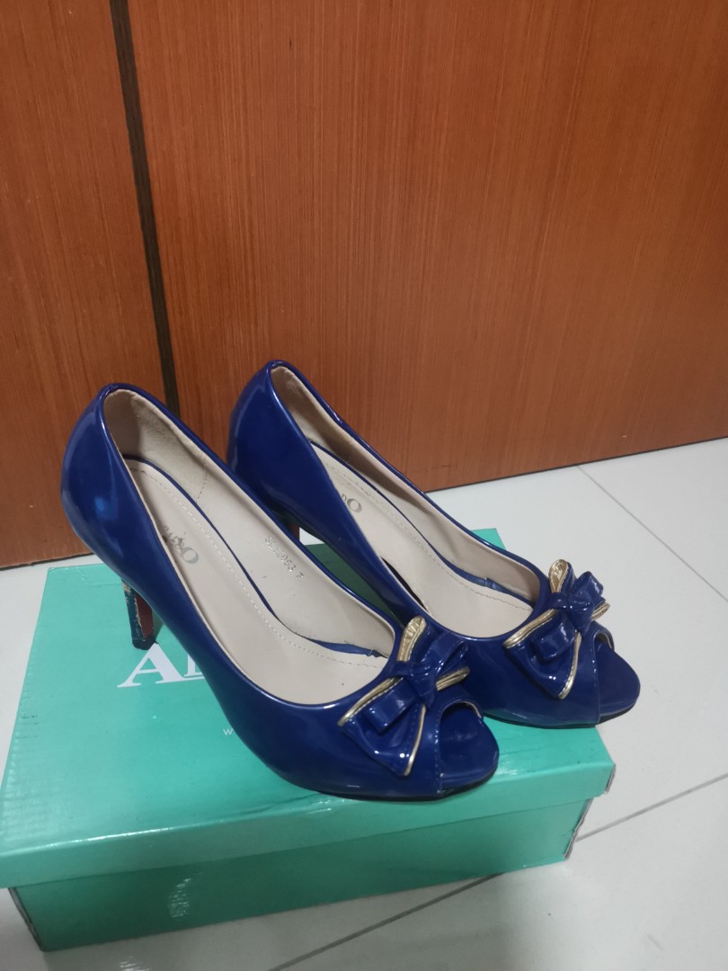 teal blue heels