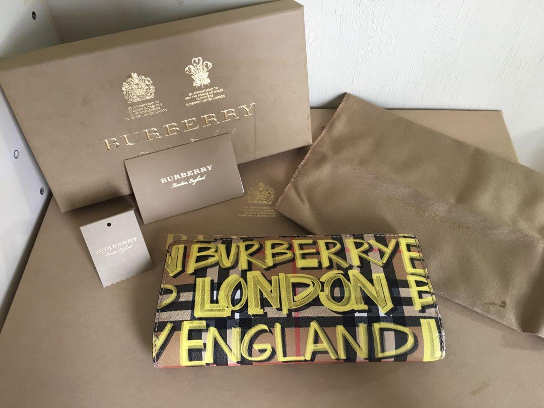 Burberry sale graffiti wallet