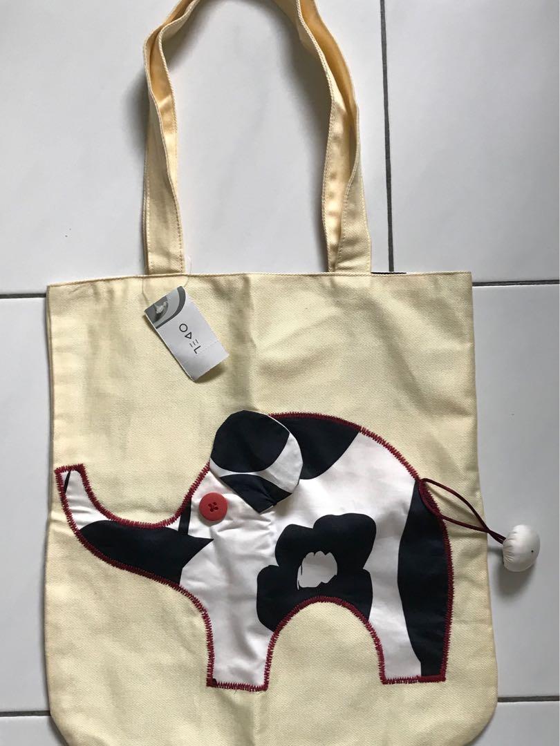Tote bag elephant not Jim Thompson (Category: Children's Books) located in Singapore. Submitted by maplewinter (Listing ID 1010135993, Image 3). Description: New condition. Self collect or by post. Buyer adds $3 for normal postage..