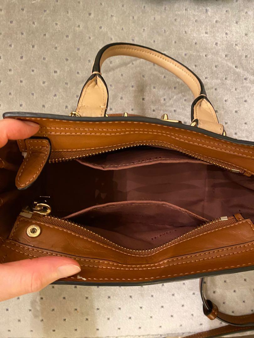 Coach （分類：手袋及銀包）位於 Hong Kong。 由 abalibun 提交（商品編號 1010260413，圖片 3）。簡介： 90%New。