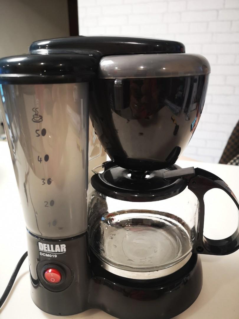 Coffee Maker (Category: Coffee Machines & Makers) located in Singapore. Submitted by hopiipoh (Listing ID 1010115528, Image 1). Description: Please refer to photo for spec..