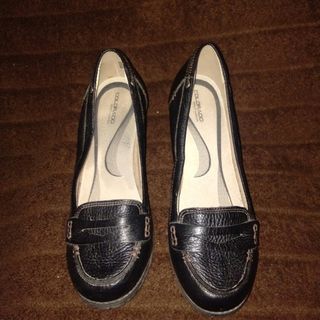 (Category: ) located in . Submitted by emp_preloved (Listing ID 1010199445, Image 1). Description: .