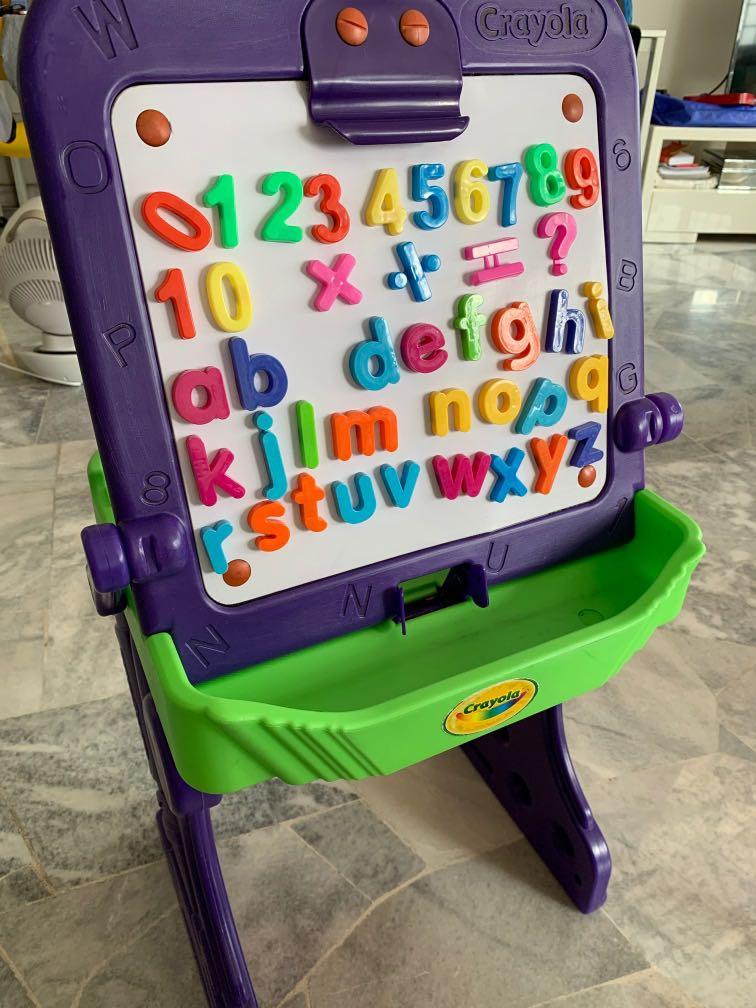 crayola magnetic drawing board
