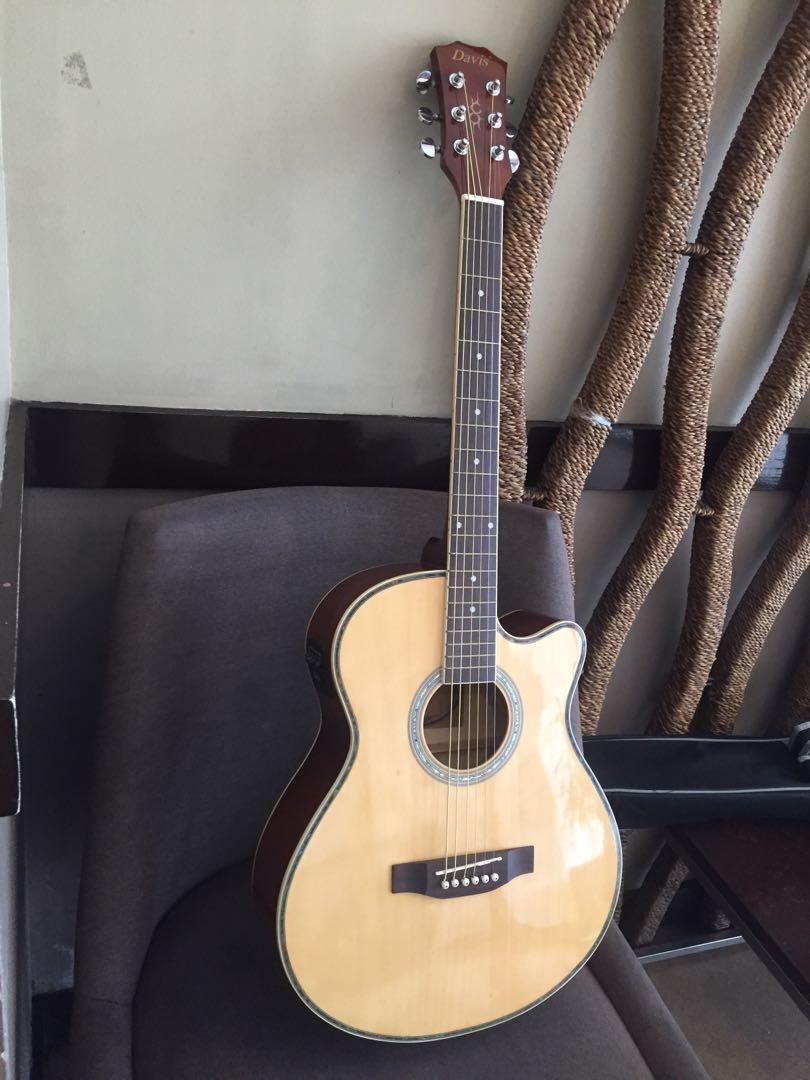 Davis DA4003 Acoustic Guitar w Built in PickUp Tuner Hobbies