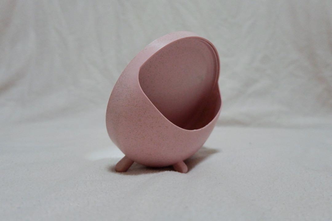 Desktop Round Mirror (Category: Other Accessories) located in Santa Rosa. Submitted by mainert (Listing ID 1010236926, Image 2). Description: Desktop Round Mirror Used once. No scratches. Color: Pink PM/chat for more info. .