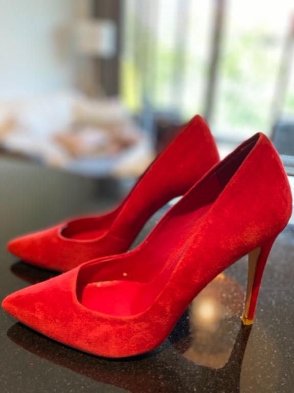 Red heels hotsell dune