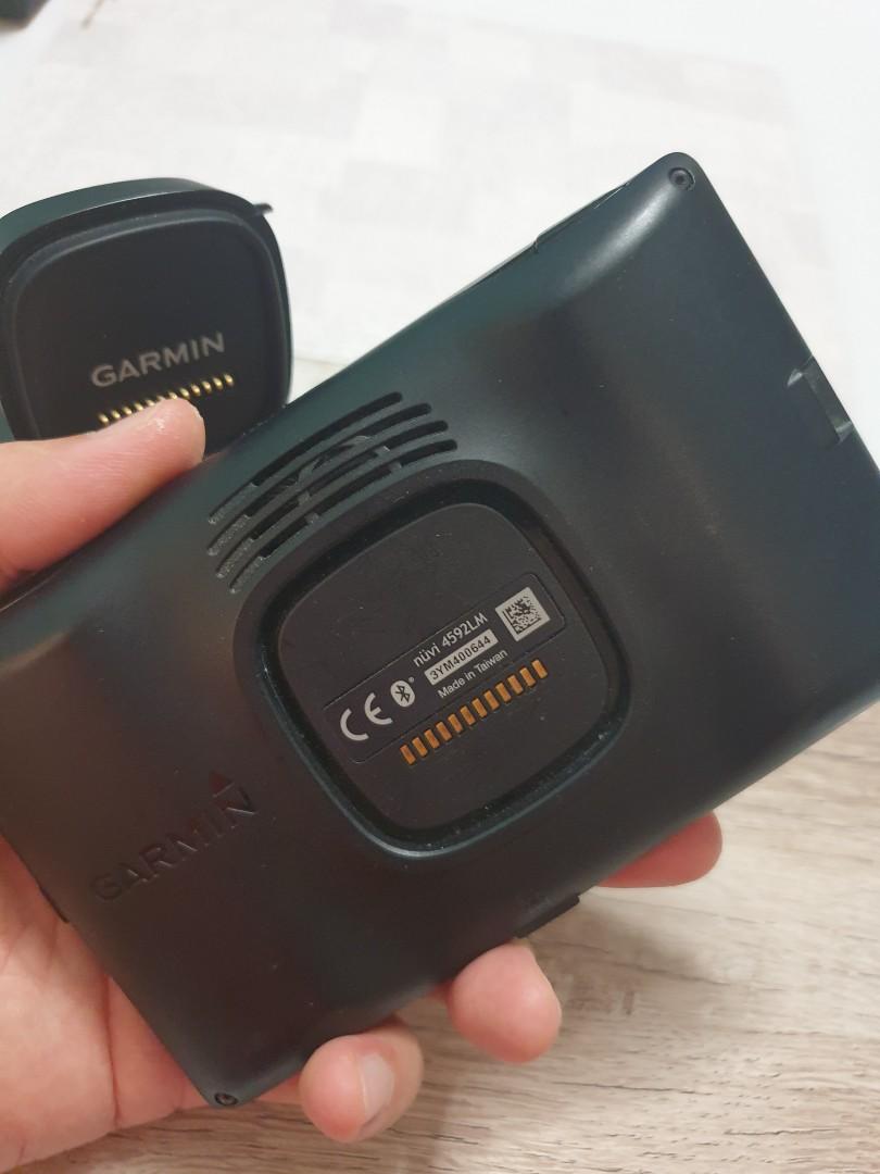 Garmin nuvi 4592 LM GPS with Docking Stand and Video Input, Car