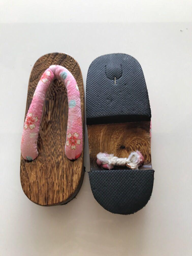 Girls shop wooden clogs