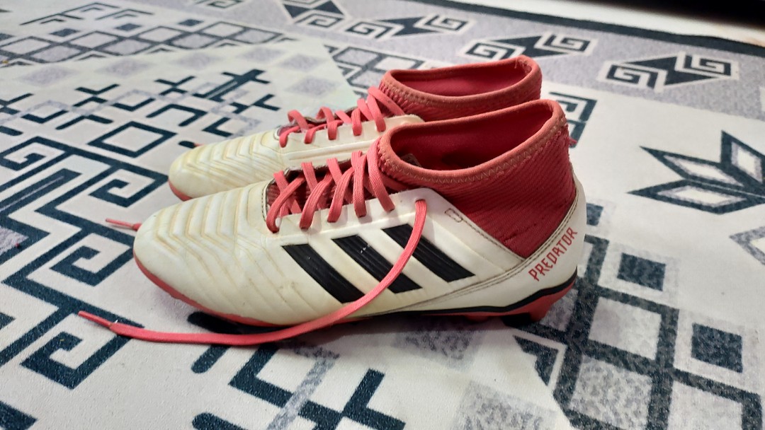 kasut bola adidas predator