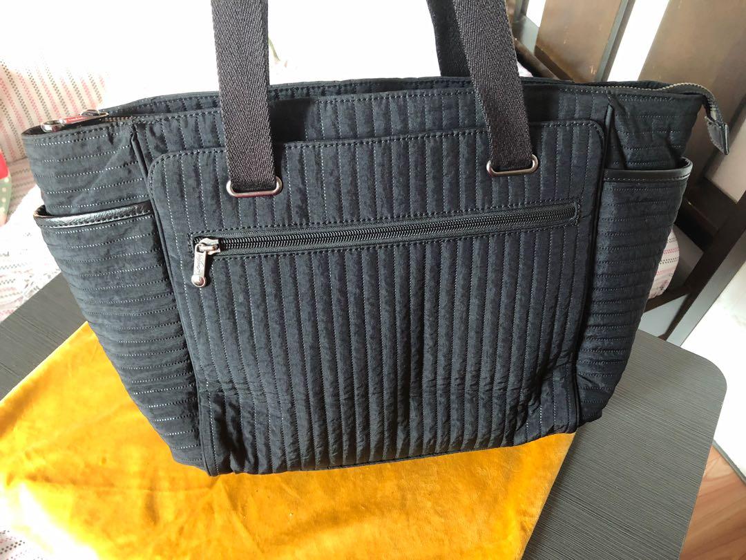Sale‼️Kipling Tote Bag (Category: Tote Bags) located in Bacoor. Submitted by mc_shopper (Listing ID 1010179704, Image 3). Description: Original Preloved good condition With multiple pockets.
