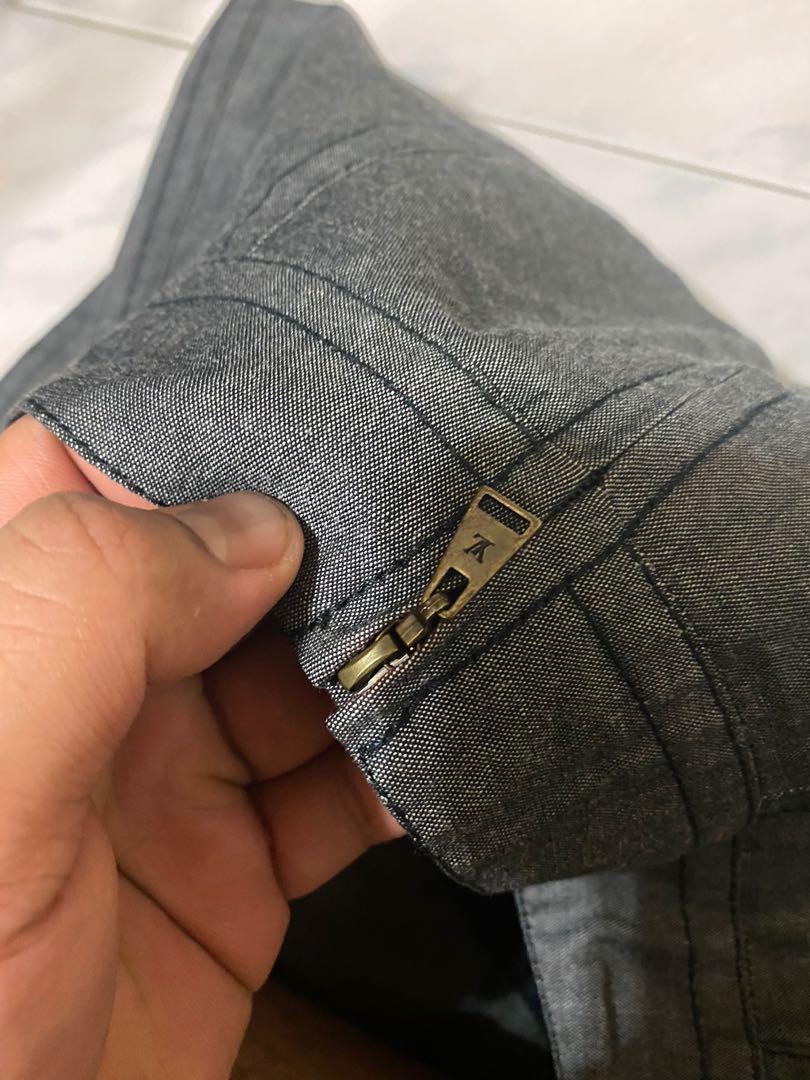 LV （分類：外套及戶外衣服）位於 Hong Kong。 由 sam_pk 提交（商品編號 1010175265，圖片 3）。簡介： LV damages last picture 。