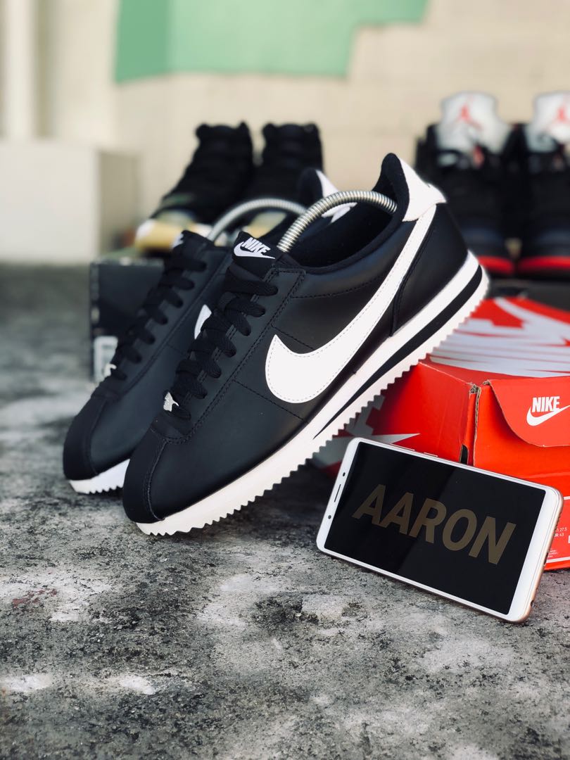 Nike Cortez size 9.5, Men's Fashion 