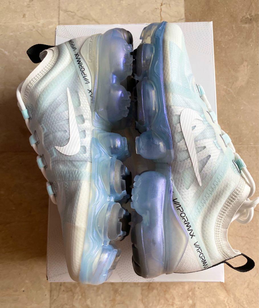 aqua vapormax