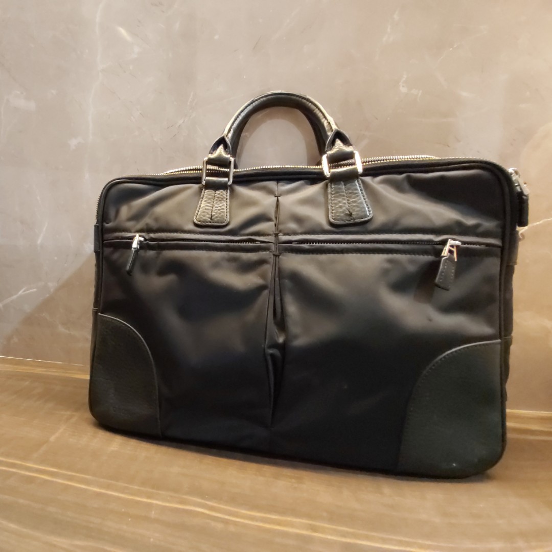 Oroton Laptop Bag, Luxury, Bags & Wallets on Carousell