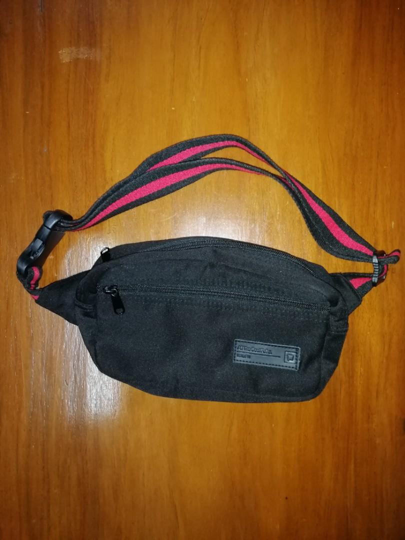 penshoppe chest bag
