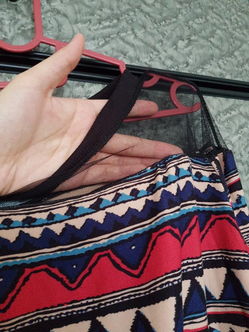 Pullover (Category: Coats, Jackets and Outerwear) located in Singapore. Submitted by changbie (Listing ID 1010114171, Image 3). Description: how to look cute and sexy at the same time 🤔🤔🤔🤔🤔🤔 MESH + tribal prints? 😍😍😍😍😍 super pretty piece worn once by me material is smooth and soft~~ stretchy tooooooo.