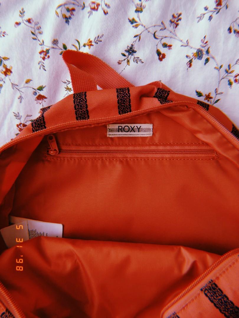 Roxy bagpack (Category: Bags & Wallets) located in Singapore. Submitted by jacqtheodora (Listing ID 1010041168, Image 2). Description: Got this Roxy bagpack from Australia. Rarely used! condition 10/10.