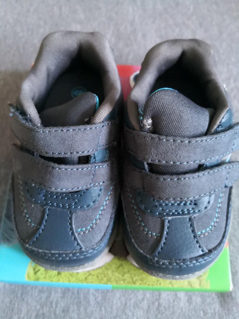 baby sneakers size 4