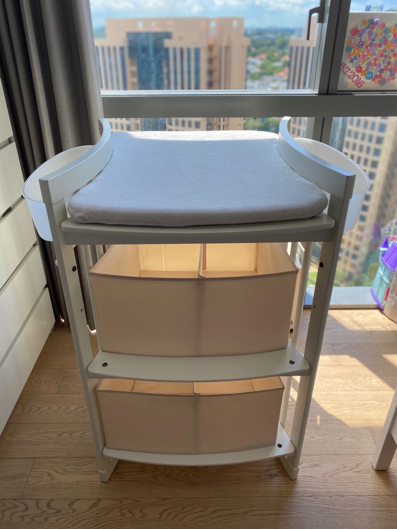 stokke changing table used