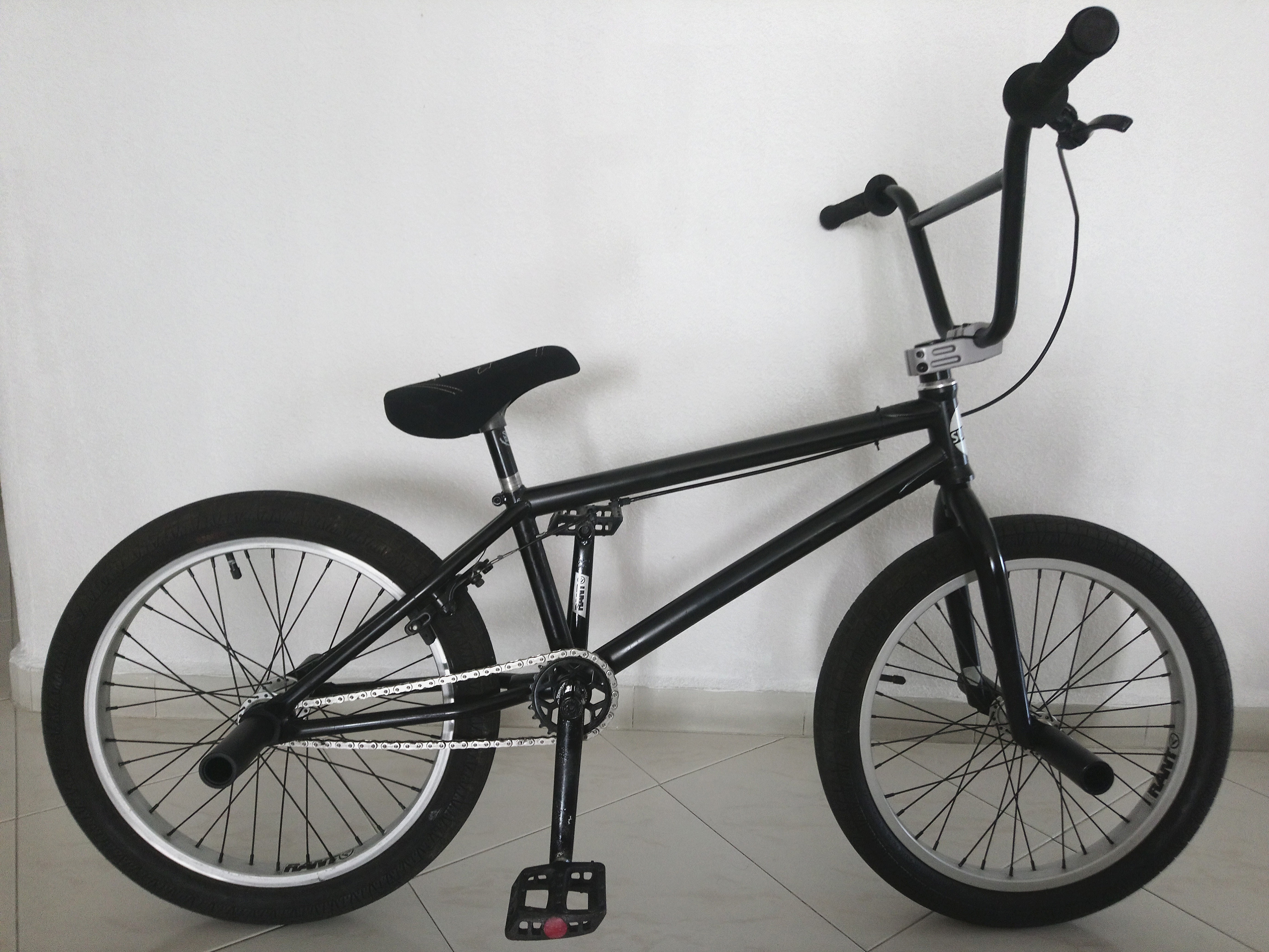 Subrosa Arum BMX with custom parts 