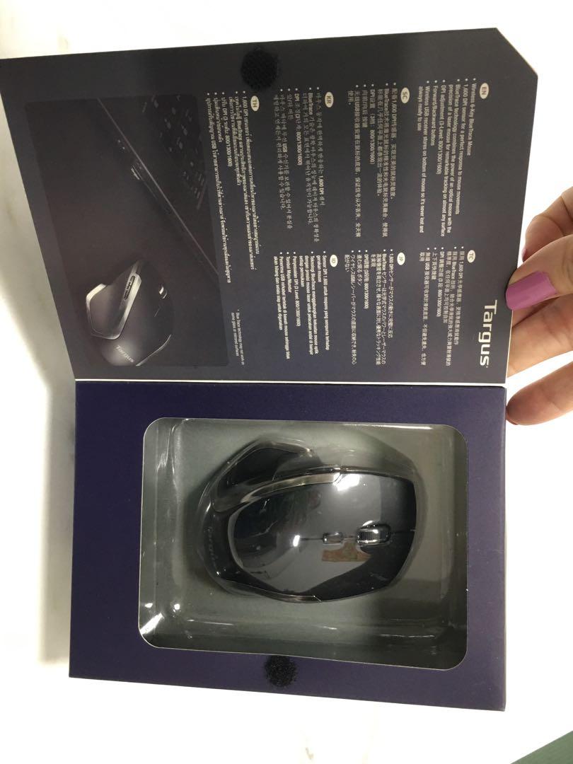 Wireless mouse (Category: Mouse & Mousepads) located in Singapore. Submitted by sunshine_si888 (Listing ID 1010146150, Image 2). Description: Brand new Targus W574 wireless 6-key blue-trace mouse With original packaging Item as same as the picture Meet up at Canberra MRT Station * Delivery by Normal postage Item will only send out after the payment received Please note that it will be take 5-7 working days .