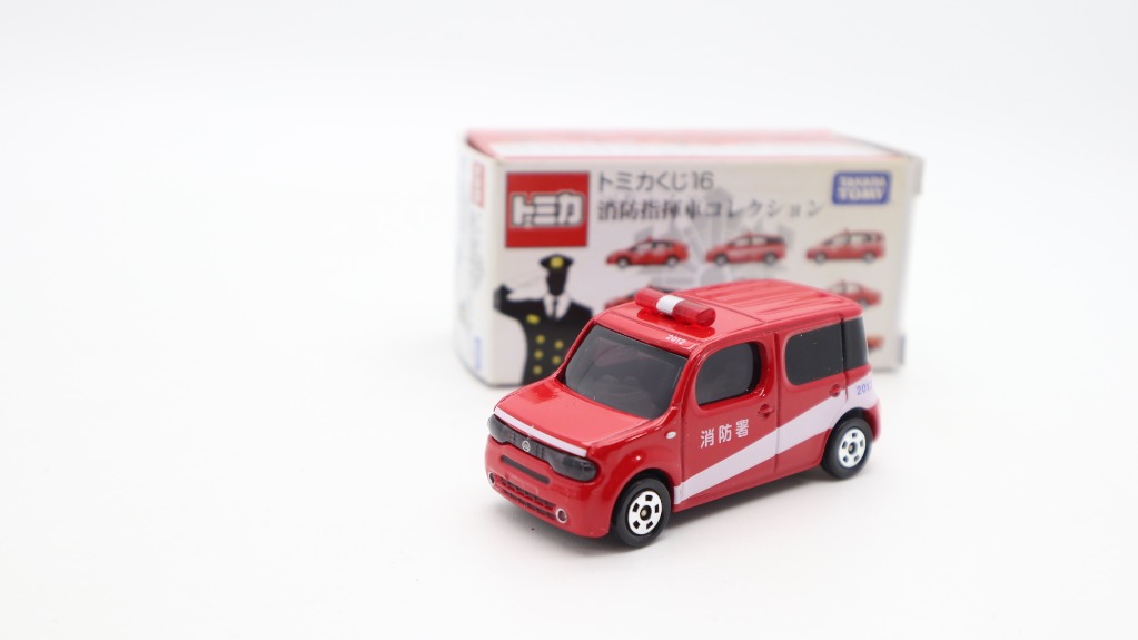 tomica nissan cube
