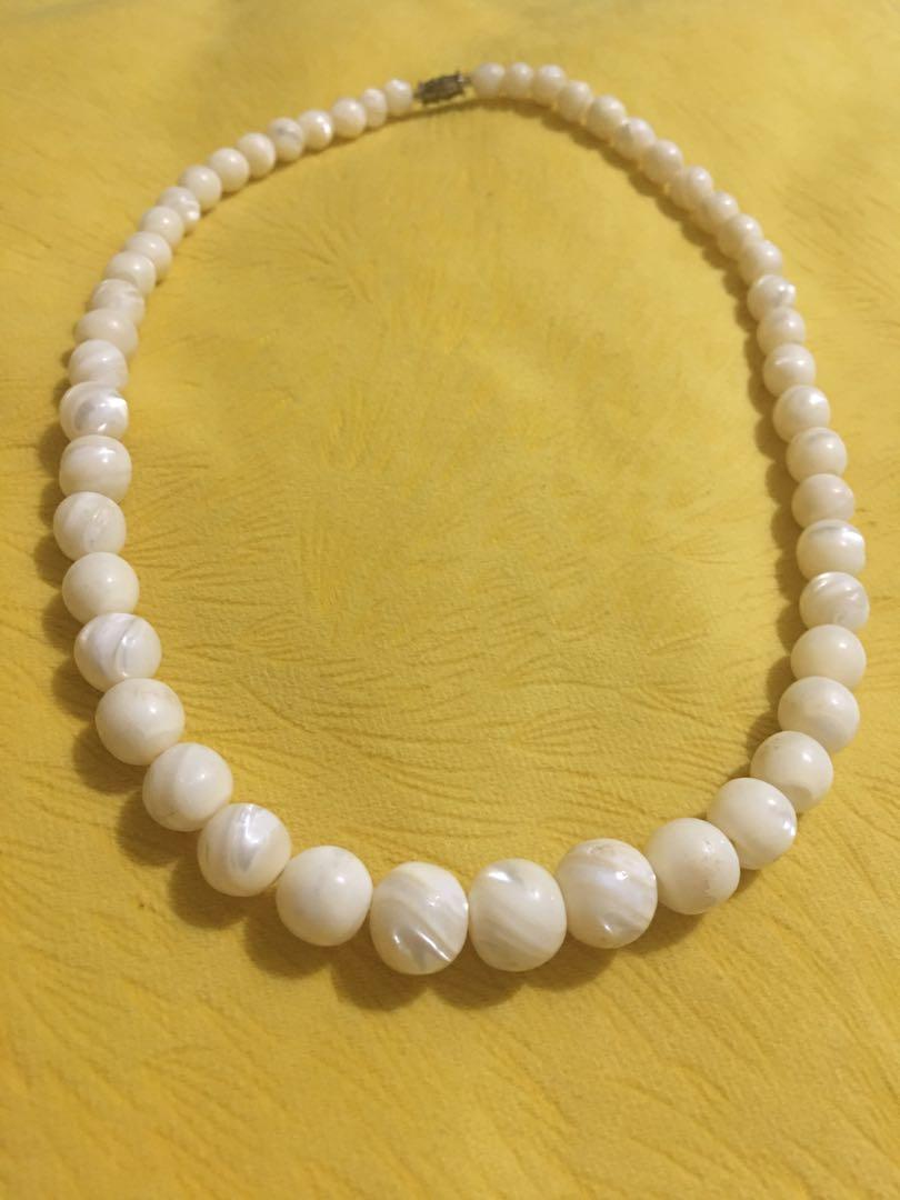 White coral best sale necklace vintage
