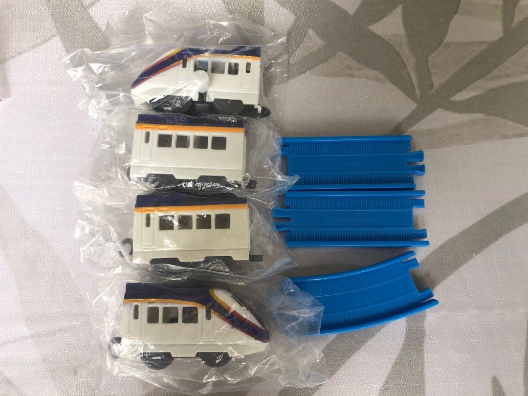 Yujin Takara Tomy A R T S 扭蛋火車大きな踏切と列車編e3系新幹線つばさ一列 兩中間車 興趣及遊戲 玩具 遊戲類 Carousell