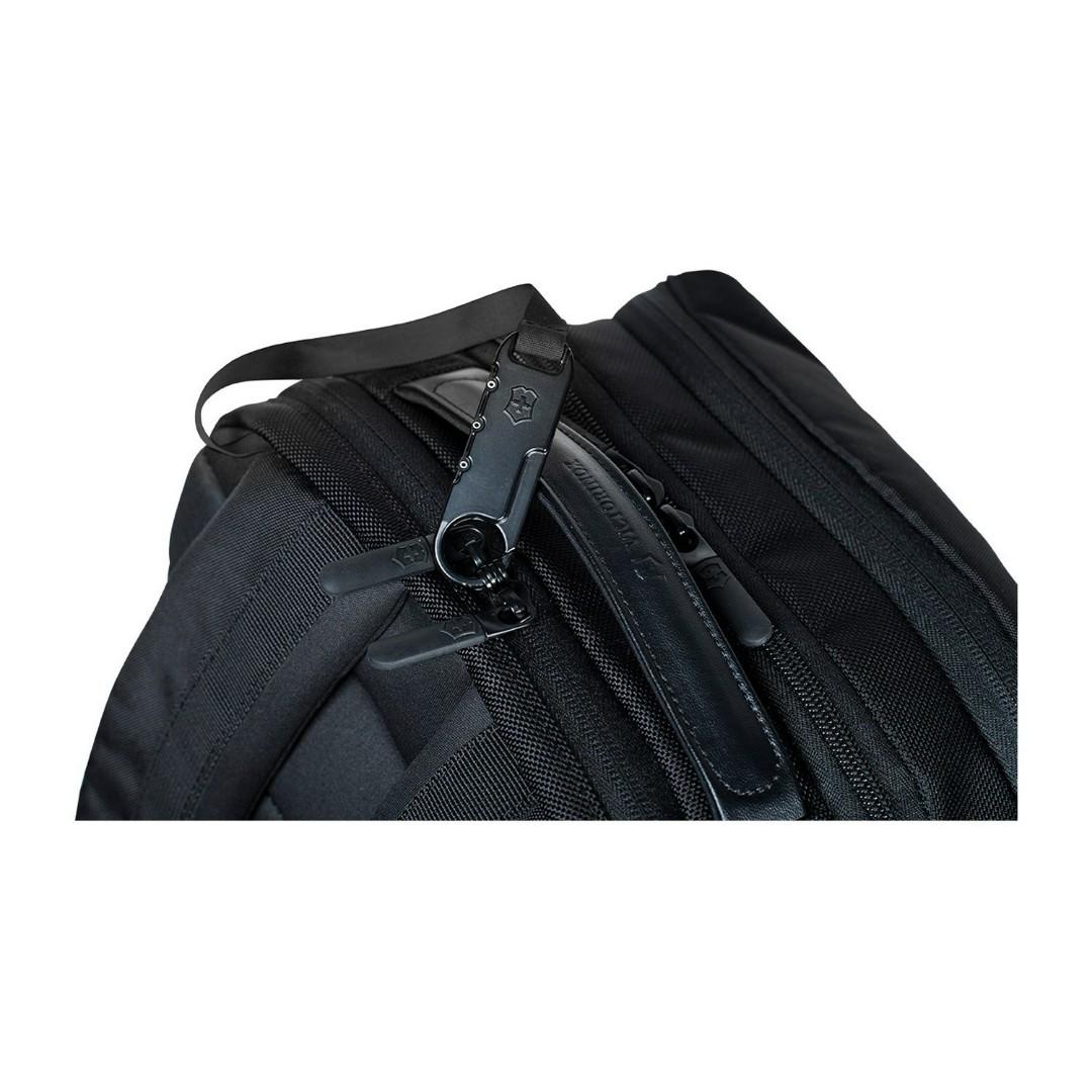 40 Victorinox Altmont Professional Deluxe Travel Laptop Backpack