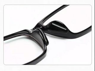 Spectacles Associates Collection item 2