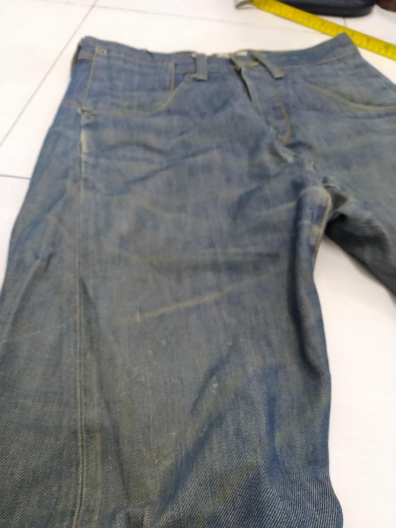 Levis engineered (Category: Jeans) located in Taiping. Submitted by sayapimpian89 (Listing ID 1004282229, Image 2). Description: condition 7/10 size M MADE IN JAPAN button waist:31' leght:100cm inseam:70cm leg opening:22cm.