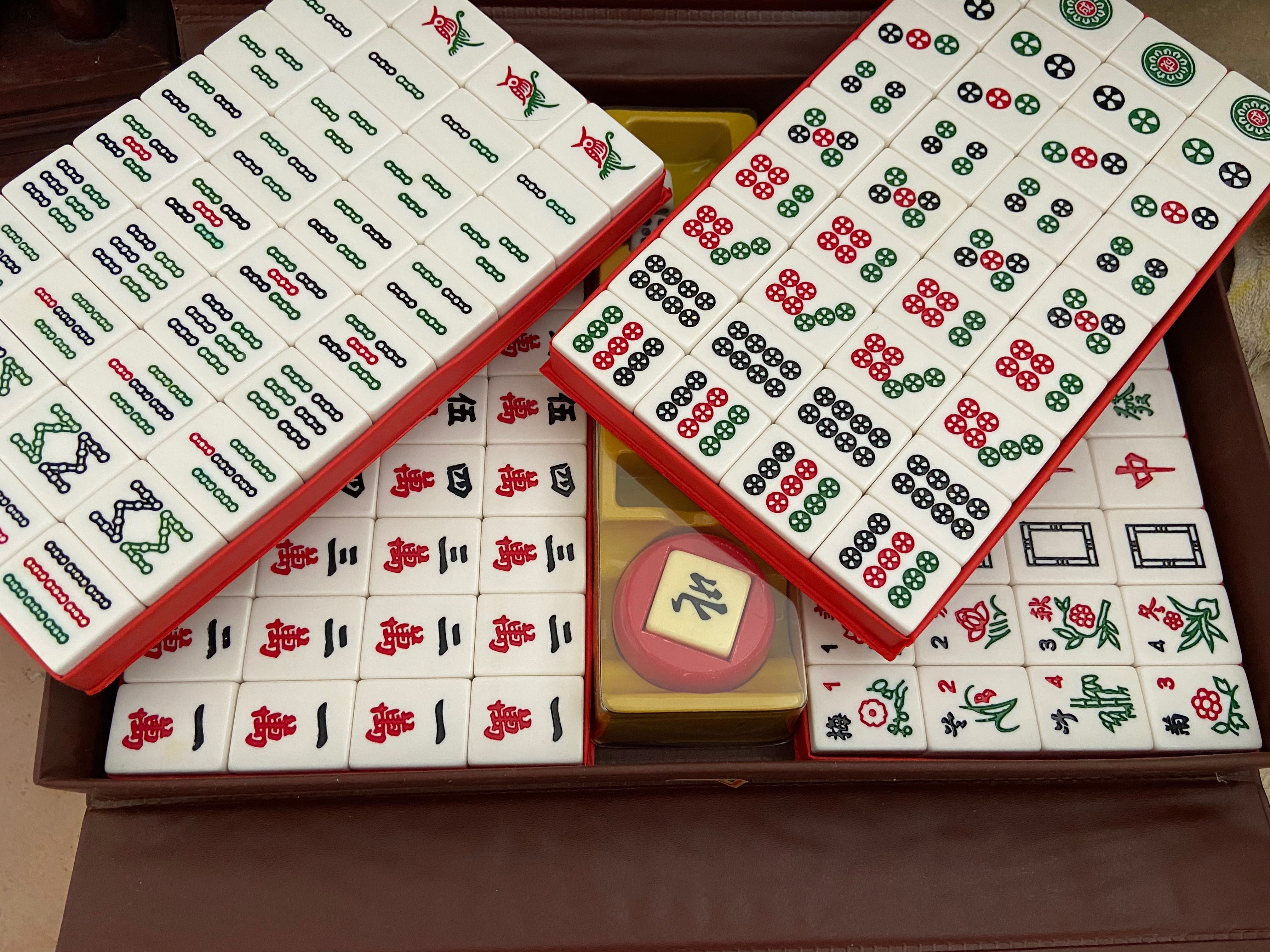Aurelia⁷ 💜 в X: „@modooborahae Asian version: LV mahjong set 😅   / X