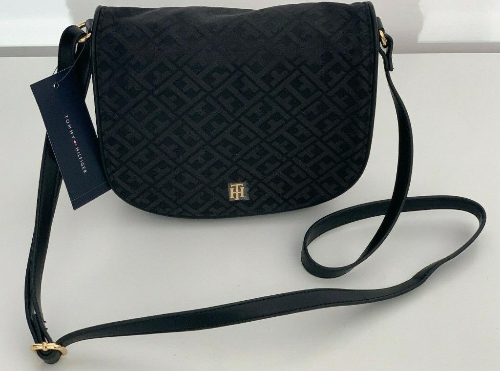 NEW TOMMY HILFIGER BLACK FLAP SADDLE CROSSBODY MESSENGER SLING BAG PURSE