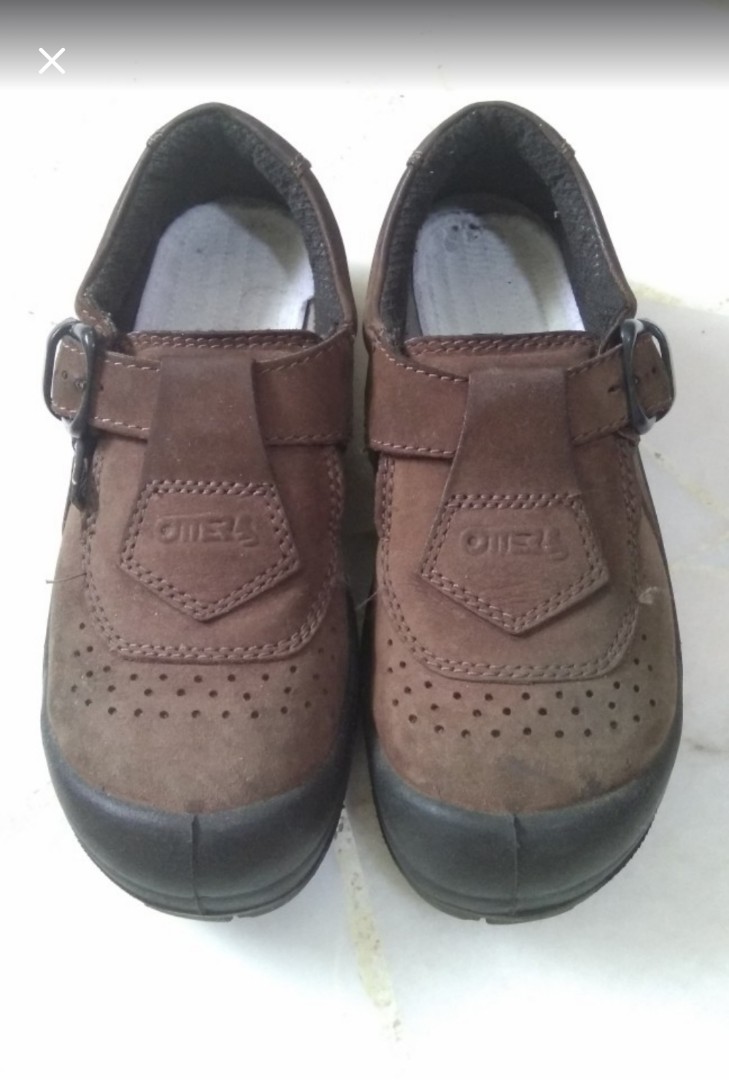 Otter Safety Shoe for Sale., Everything Else on Carousell