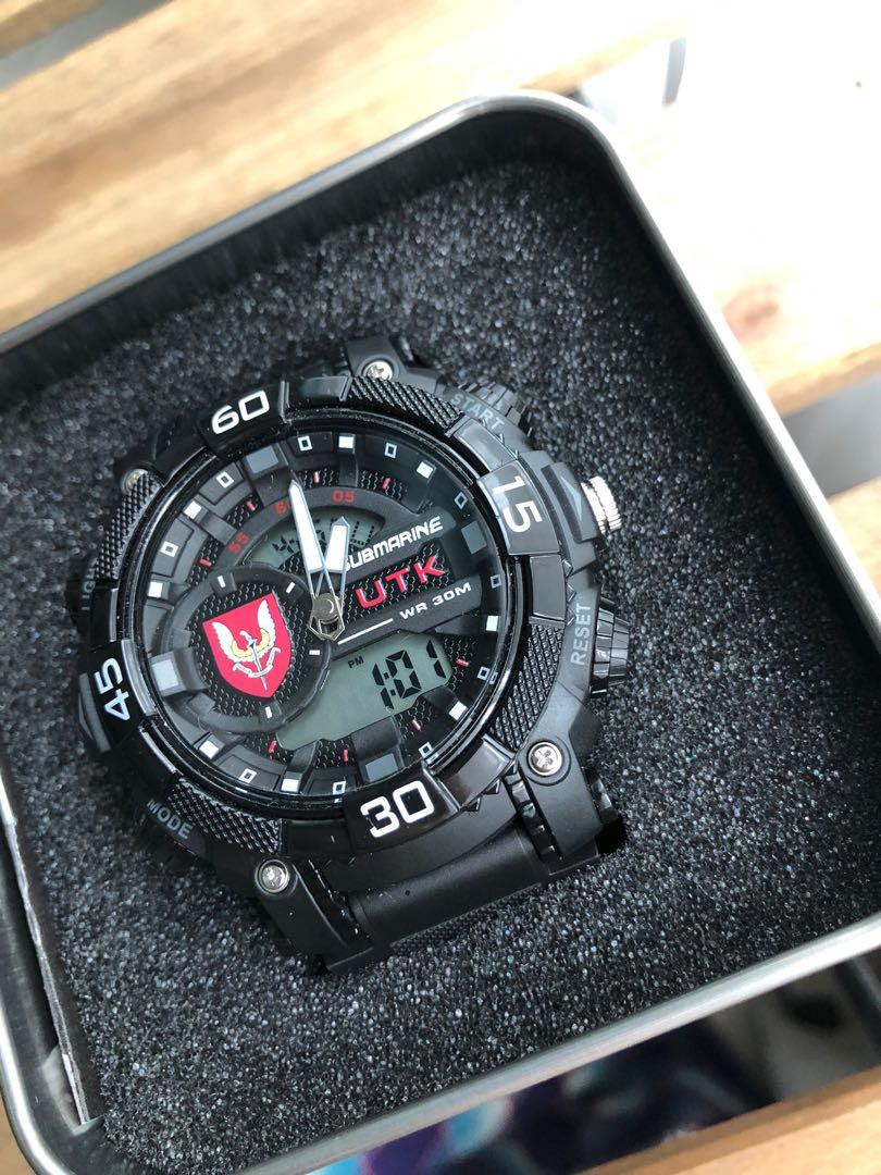 Submarine watch outlet utk