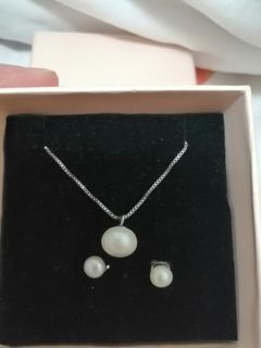 （分類：）位於 。 由 chi.yu 提交（商品編號 1004419984，圖片 1）。簡介： 。