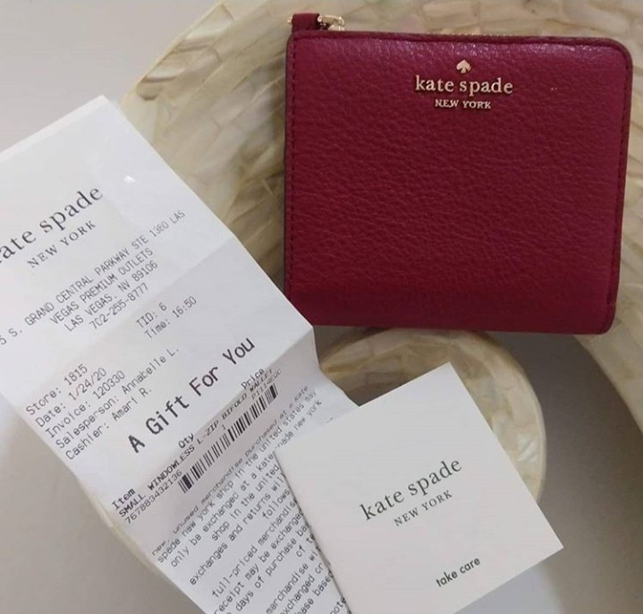 Authentic Kate Spade small wallet, Women's Fashion, Bags & Wallets, Wallets  & Card holders on Carousell