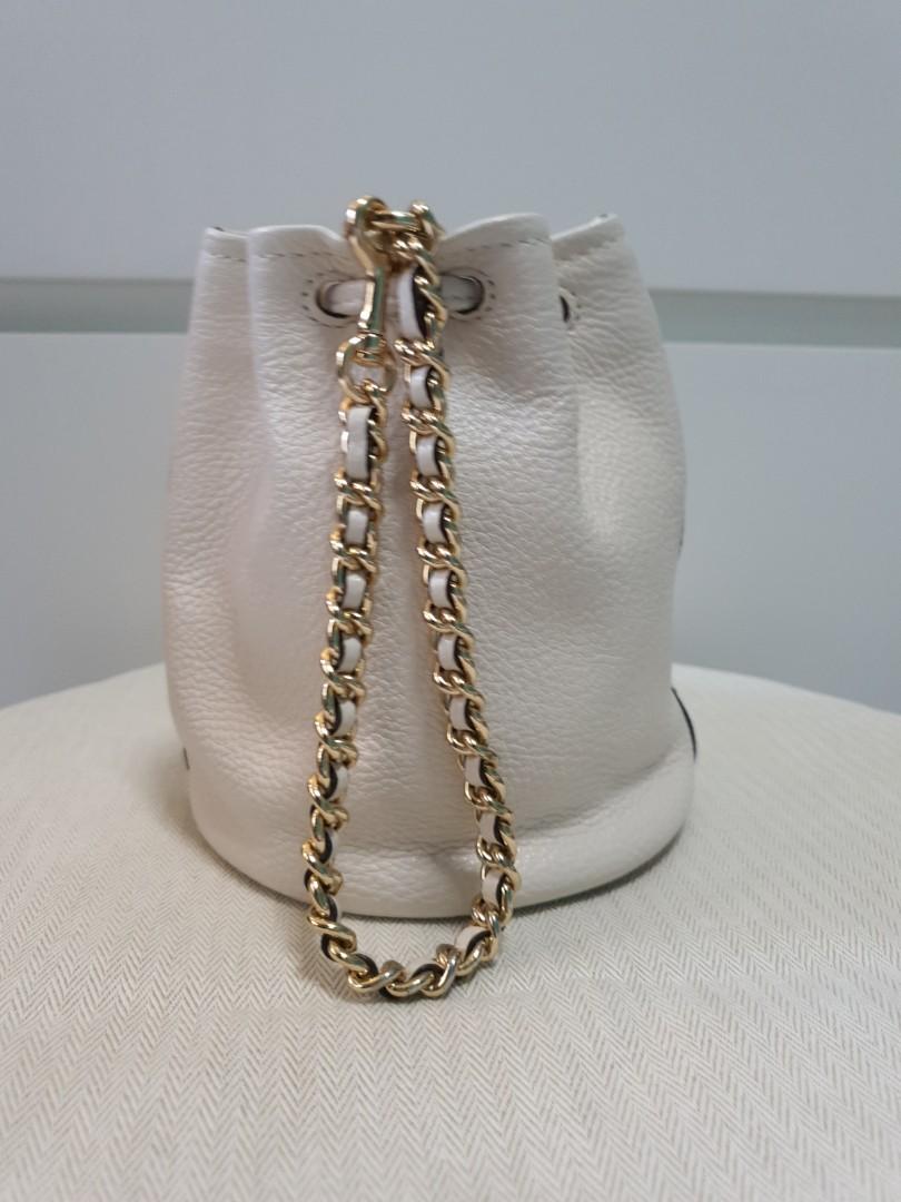 Coach mini bucket (Category: Tote Bags) located in Singapore. Submitted by joan3300 (Listing ID 1004458708, Image 2). Description: 1. 💯 Authentic Coach mini bucket bought in the boutique. 2. Excellent condition without any scratches & abrasion. 3. Slight nego 💲.