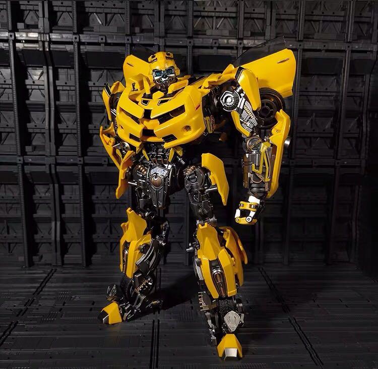 [Free Delivery] Metal Build Bumblebee MPM03 Trnasformer by Weijiang Studio not gundam (Category: Toy Figures) located in Singapore. Submitted by gunpla (Listing ID 1004430949, Image 3). Description: Brand new in box. No meetup. Metal Build Bumblebee (Hornet Warrior) Oversize by Weijiang Studio. Series - MPM-03 Figurine height (robot mode): 28cm Transformable into car mode. Masterpiece size / MP Scaled. Metal content. Build quality and kit review: