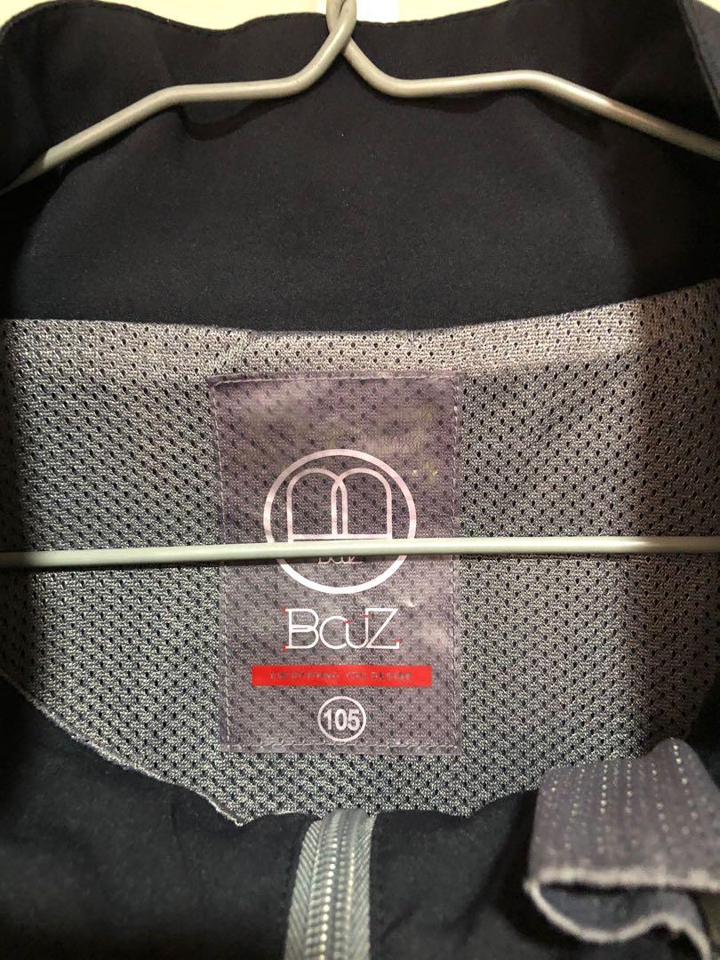 Jacket （分類：外套及戶外衣服）位於 Hong Kong。 由 gujunwhyy 提交（商品編號 1004523066，圖片 2）。簡介： 。