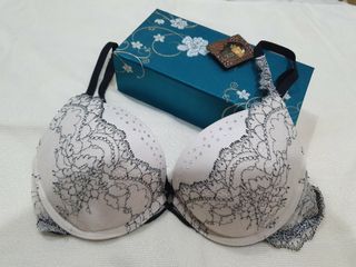 (Category: ) located in . Submitted by jenny_87 (Listing ID 1004426380, Image 1). Description: .