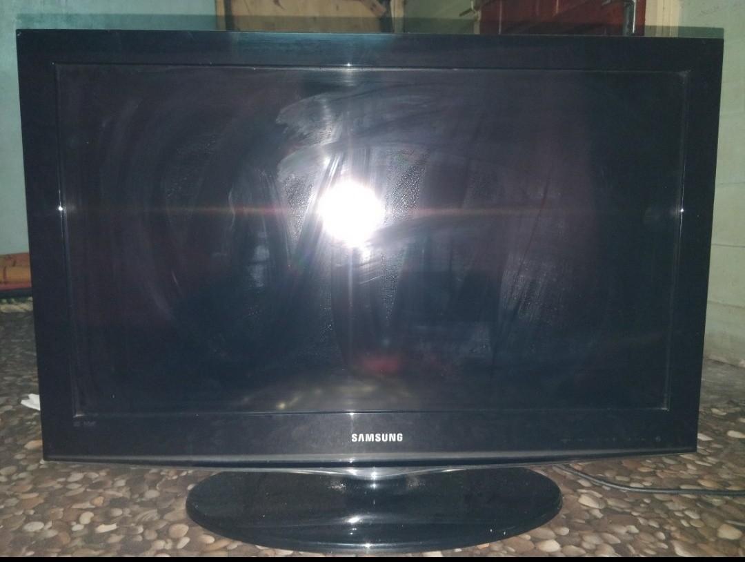 Lcd Tv Samsung 32 Inci Electronics Tvs Entertainment Systems On Carousell