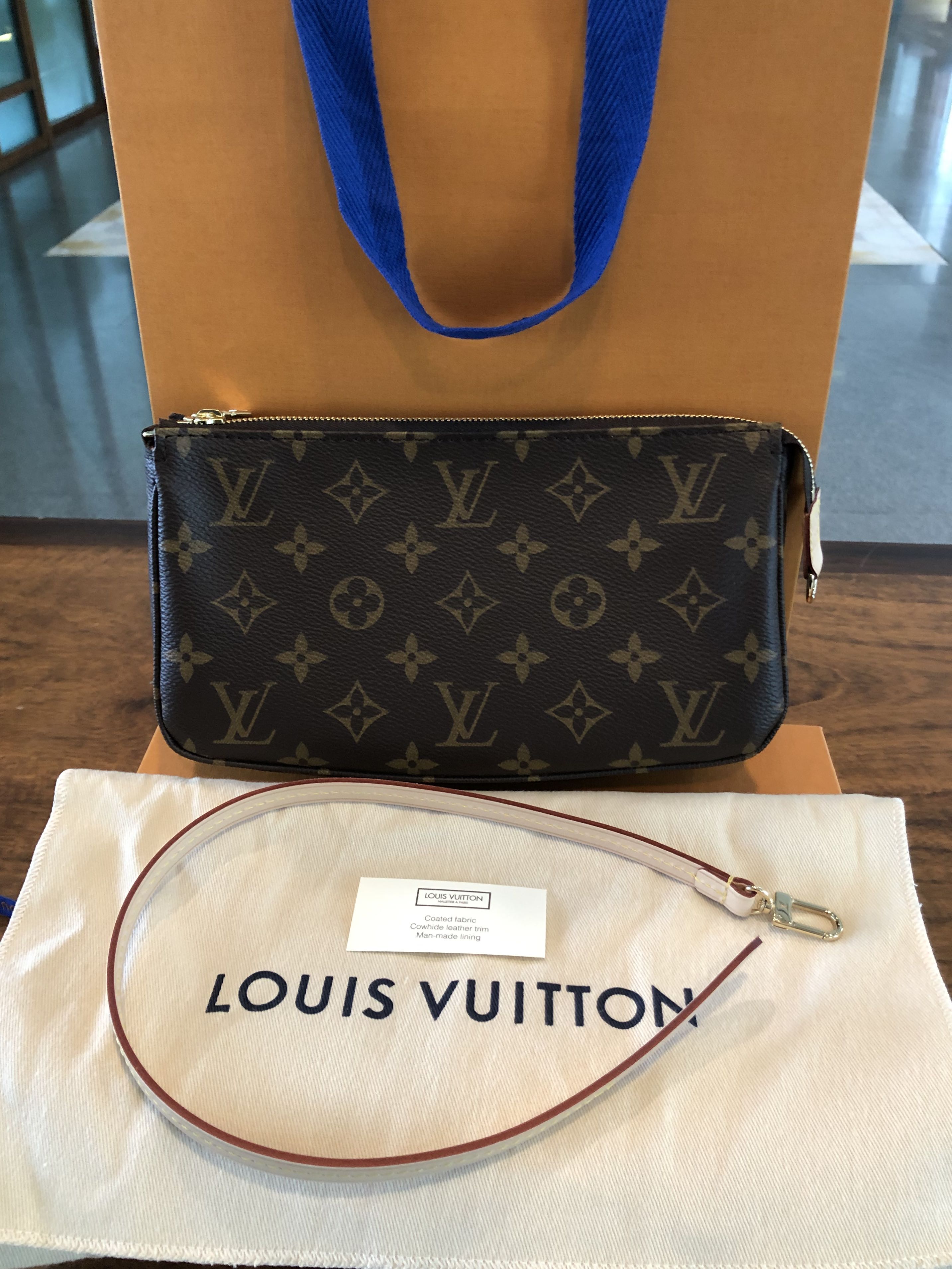 LOUIS VUITTON Pochette Accessoire accessory pouch M51980 Monogram, Luxury,  Bags & Wallets on Carousell