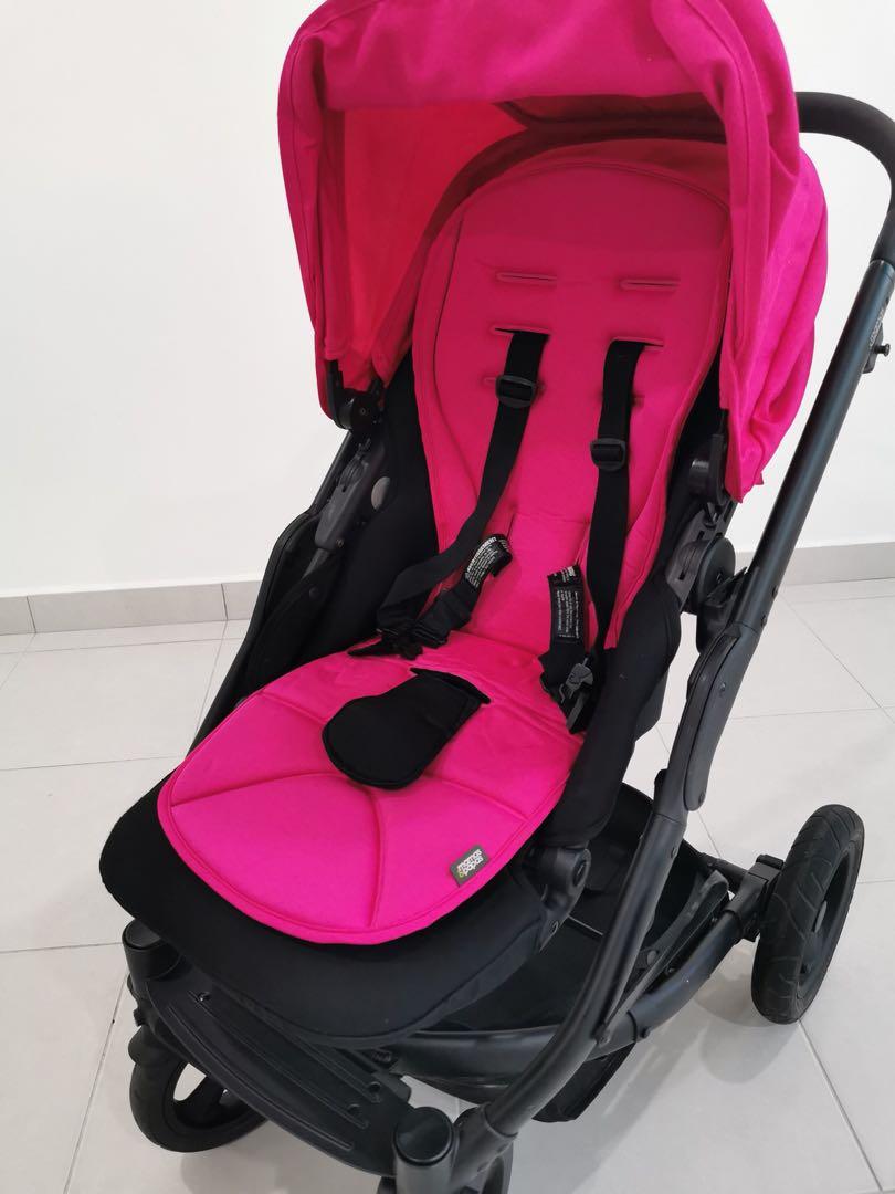 Sola hotsell city pram