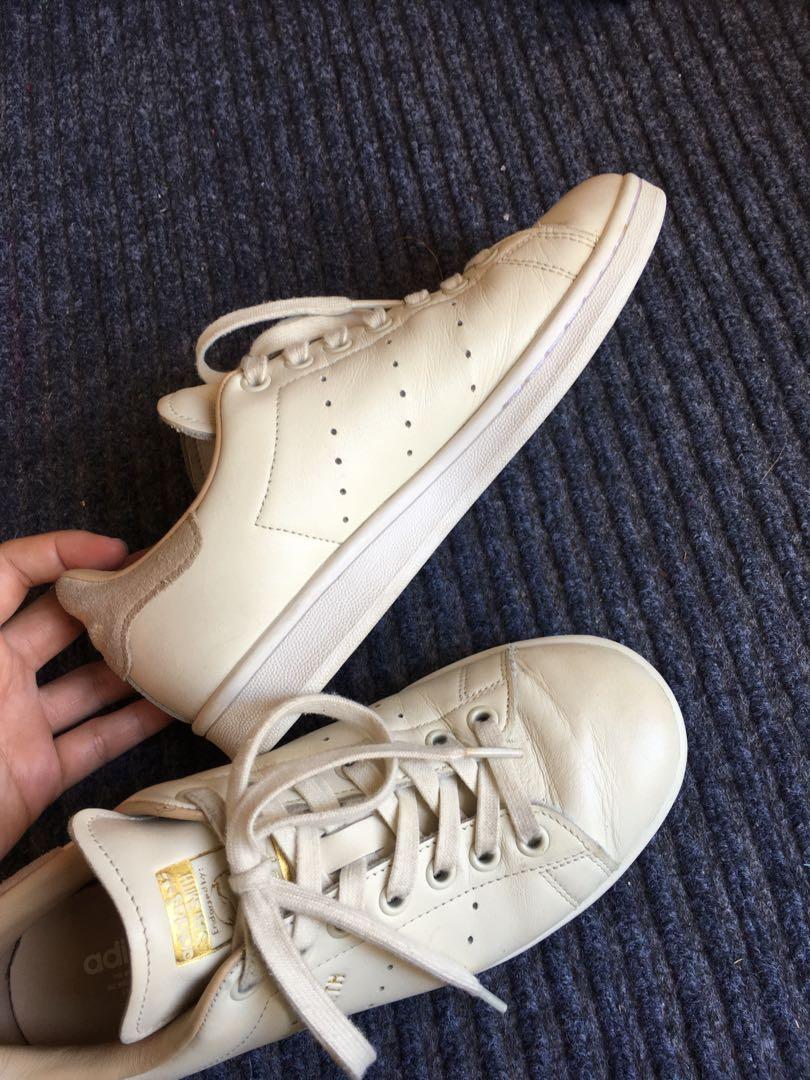 Stan smith dirty white sale