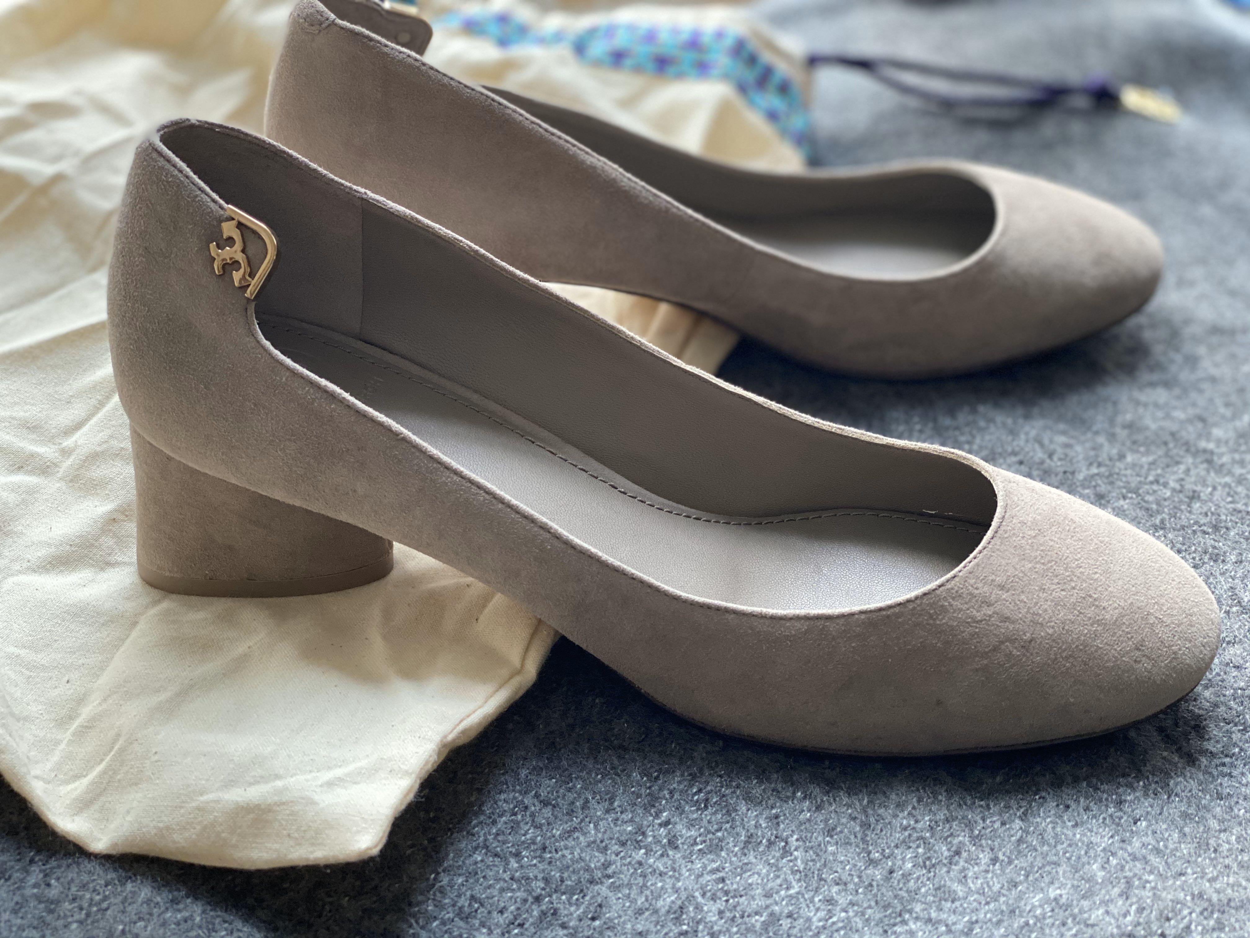 Tory burch elizabeth round clearance toe pump