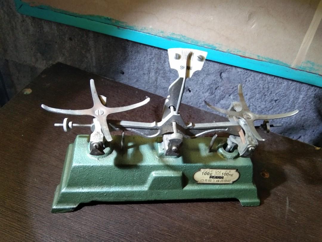 SHIRAI BALANCE SCALE (Category: Health Monitors & Weighing Scales) located in Quezon City. Submitted by eilgaraje (Listing ID 1004461375, Image 2). Description: As posted used -missing part -100g-100mg -Japan vintage.