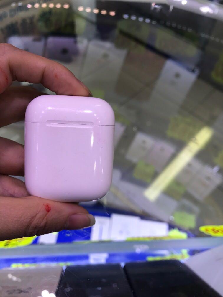 Apple Airpods （分類：iPhone 其他）位於 Hong Kong。 由 nbhd182 提交（商品編號 1004706708，圖片 2）。簡介： 。