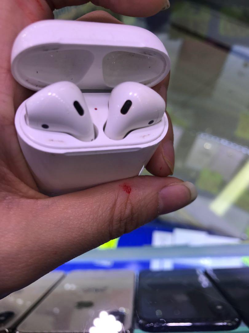 Apple Airpods （分類：iPhone 其他）位於 Hong Kong。 由 nbhd182 提交（商品編號 1004706708，圖片 1）。簡介： 。