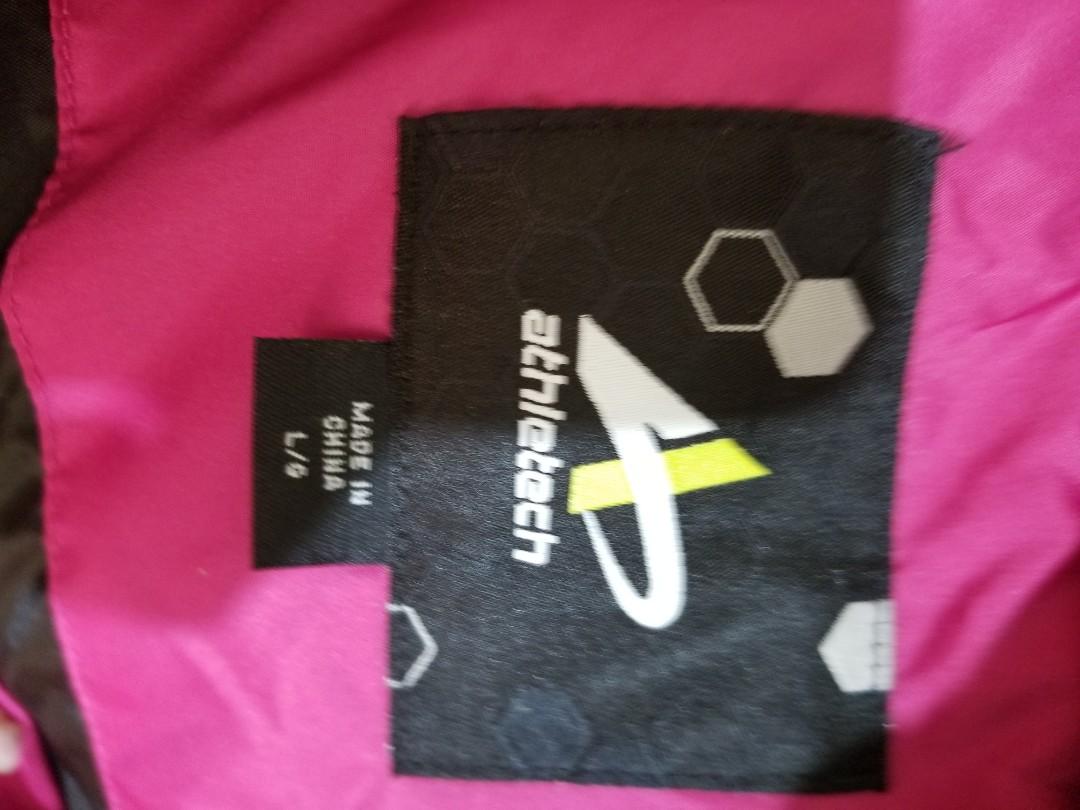 Athletech Puffer Jacket (Category: Coats, Jackets and Outerwear) located in Paranaque City. Submitted by politzki (Listing ID 1004608344, Image 2). Description: .